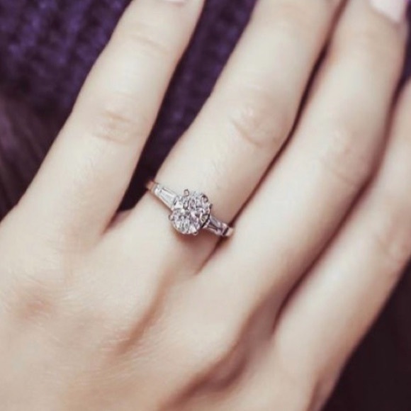 STERLING SILVER 3 STONE RING - Picture 4 of 8